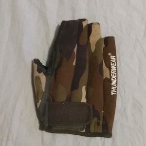 Right handed, camo colored, cut off fingertips, velcro adjusting glove.